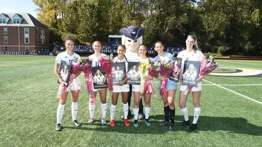Women's Soccer Honors Six Seniors on Senior Day