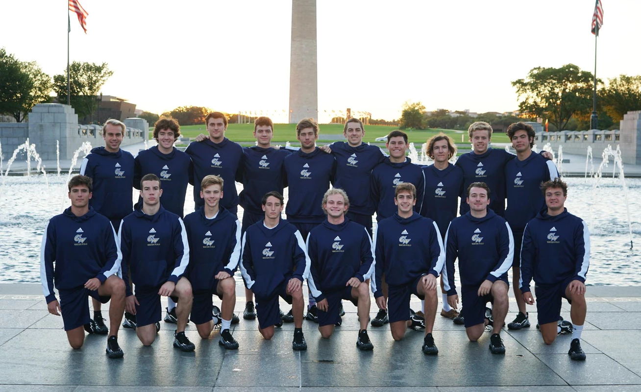 2021 GW men's water polo team photo