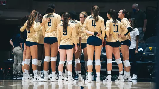 Volleyball huddles at Mountaineer Invitational