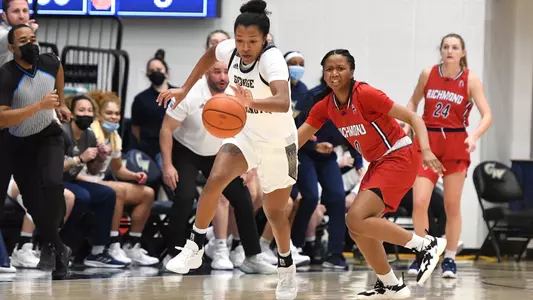 Essence Brown steals and runs against Richmond