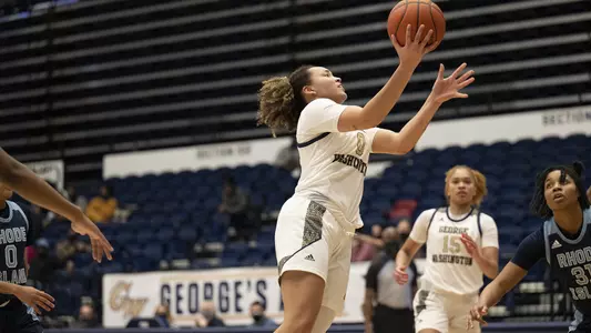Sheslanie Laureano throws up a layup