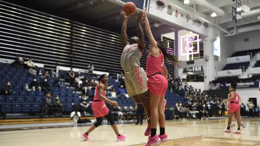 Mayowa Taiwo dominates against George Mason