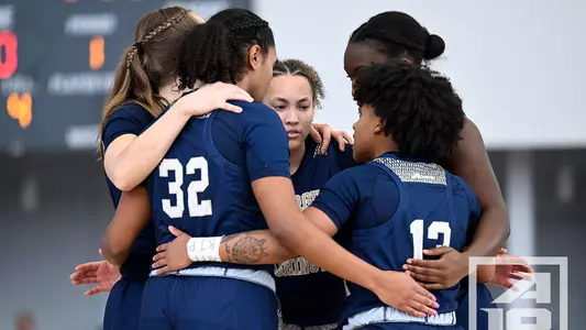 GW v. VCU A10 tournament huddle