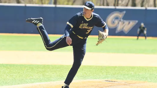 Connor Harris pitches in 2022