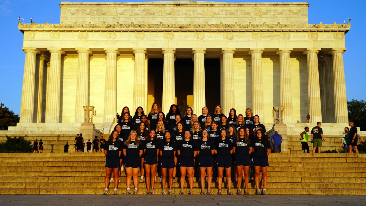 2022-23 Women's Rowing Team Photo