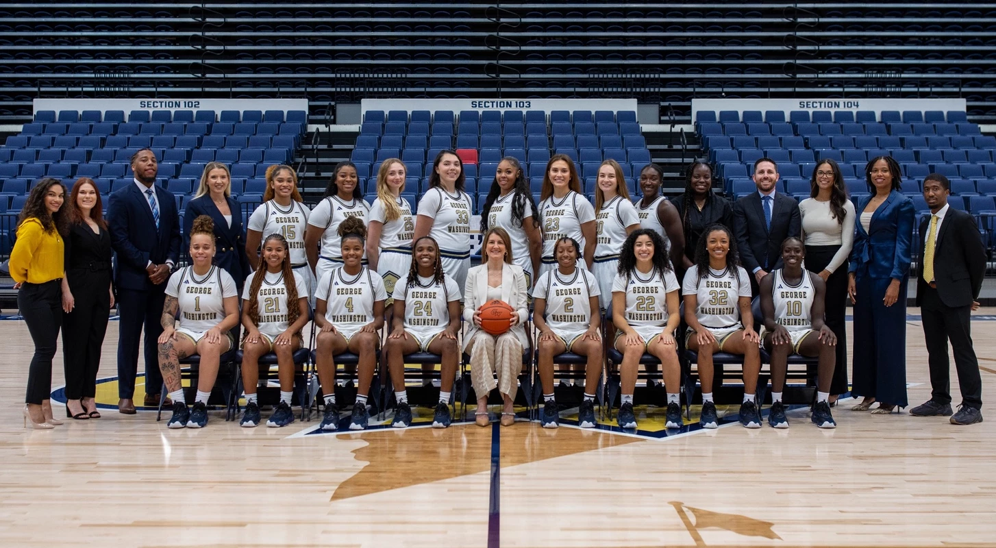 2023-24 Women's Basketball Team Photo