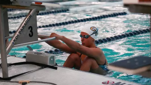 Phoebe Wright preparing for the backstroke at the Smith Center