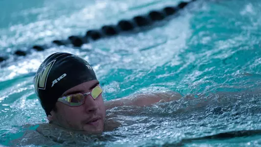 Philip Moldovanu swimming at practice