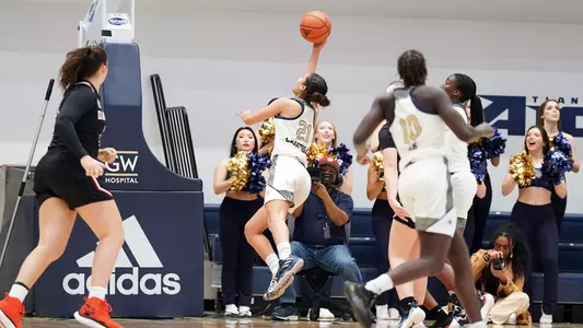 Mia Lakstigala sinks a layup against Davidson