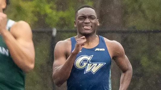 Nathaniel Amoah races at the Fred Harvey Invite