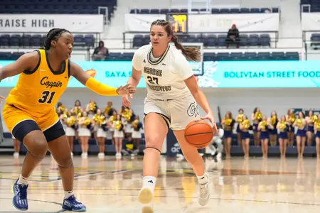 Mariona Planes Fortuny Drives through the Lane vs. Coppin State