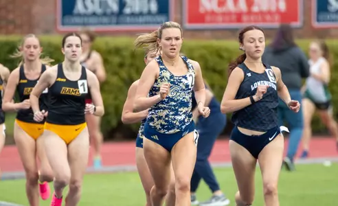 Women's Track Running at Richmond