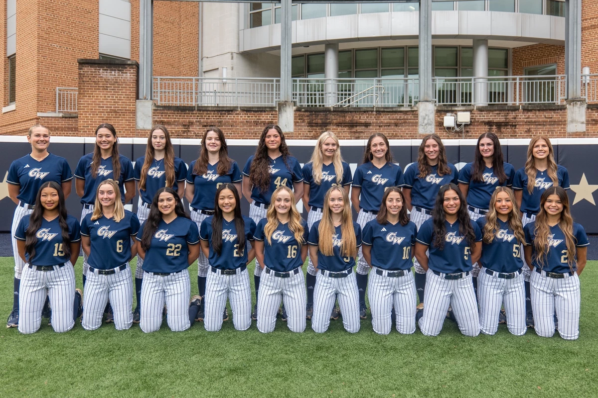 2025 Softball Team Photo