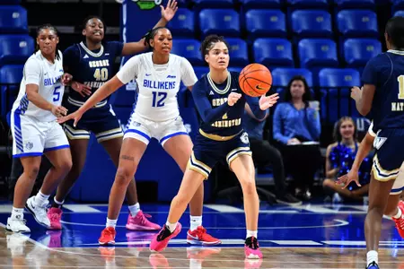 Gabby Reynolds receives a pass at Saint Louis