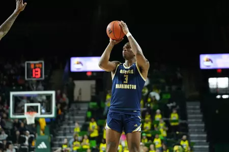 Darren Buchanan Jr. makes a jumper