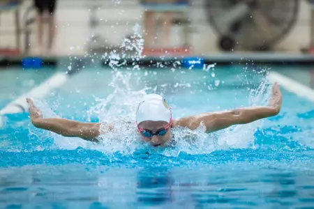 Women's swimmer at GW intrasquad meet