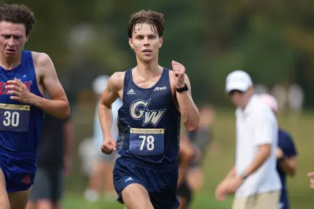 Pierce Kapustka races at the Navy Invitational