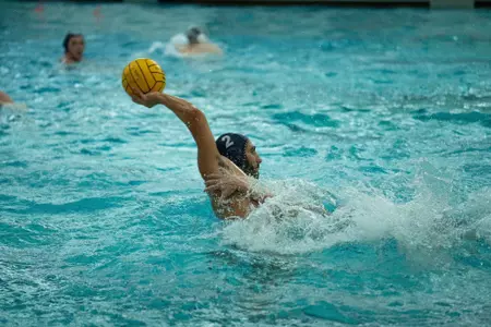 Yam Kabakov shielding a defender