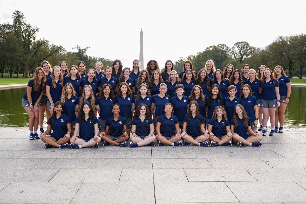 Rowing 2025-26 Team Photo