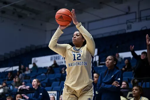 Kamari Sims Shoots a Corner Three vs. Fordham