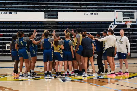 Women's Basketball Summer Practice Team Photo