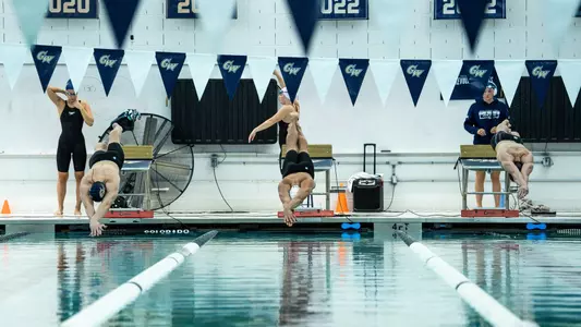 Swimming & Diving dives into pool during intrasquad