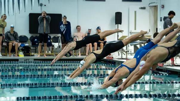 Swimming & Diving dives into pool during intrasquad