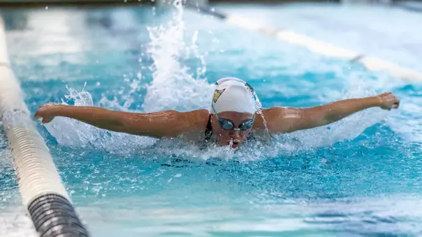 Women's swim in Smith Center Pool