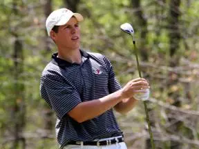 Bulldogs In First At Davidson College Invitational Image