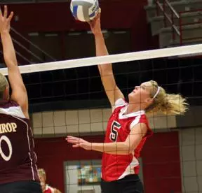 Bulldogs Fall At High Point In Regular-Season Finale Image