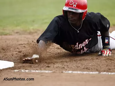 Diamond 'Dogs Top #5 Stetson, 10-6, To Remain Unbeaten In A-Sun Tourney Image