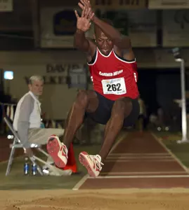 GWU' Men's and Women's Teams Both Take Fifth at 2009 New Balance Big South Indoor Track and Field Championships Image
