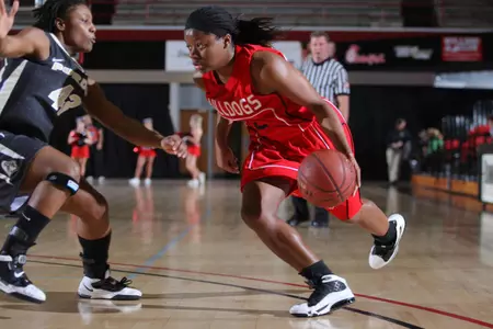 Runnin' Bulldogs Fall To Purdue on Late Three, 59-58 Image