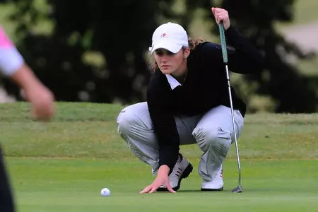 Senior Courtney Finocchiaro Leads the Runnin' Bulldogs to a Fifth-Place Finish at the Low Country Intercollegiate Image