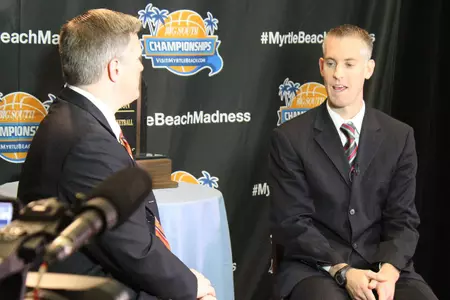Runnin' Bulldogs Picked Second In South Division Preseason Hoops Poll Image