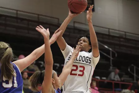 GWU Sprints To 86-46 Win Over Montreat In Season Opener Image