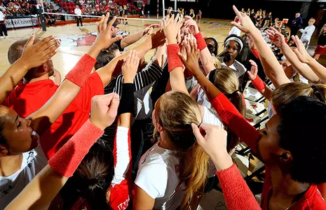 Runnin' Bulldogs Fall To Highlanders In Straight Sets Image