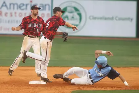 Diamond 'Dogs Fall, 7-2, To North Carolina Tuesday Image