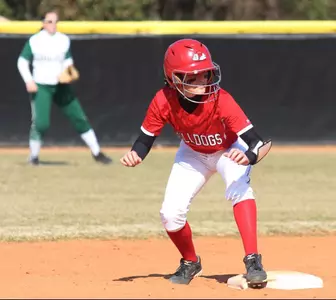 Softball Splits Doubleheder With Drexel On Saturday Afternoon Image