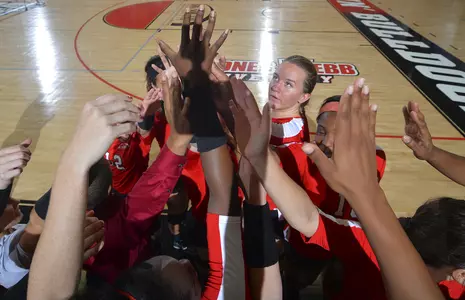 @GWU_VB Falls to William & Mary to Open Gamecock Invitational Image
