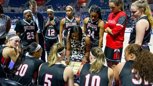 2018-19 WBB Huddle
