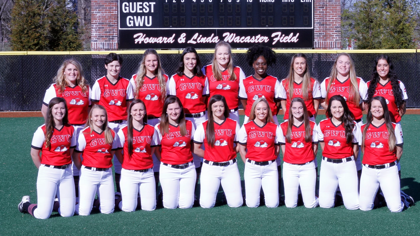 2019 Softball Team Pic