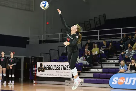 Runnin' Bulldogs Fall in Doubleheader at Mountaineer Classic Image