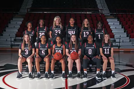 Women's Basketball Team vs UNC