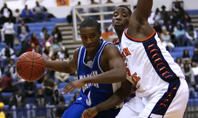 Hampton wins fifth straight behind 28 points from West Image
