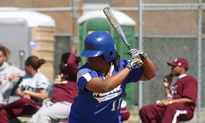 Lady Pirates split doubleheader with Howard Image