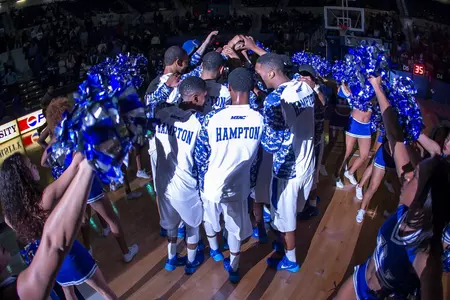 Pirates_huddle