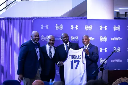 MBB Introduction Press Conference Ivan Thomas
