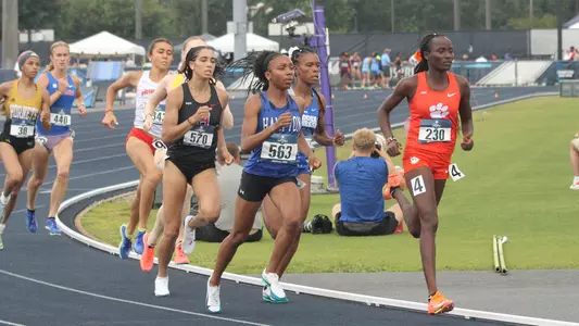 WTRACK-NCAA-Mozie