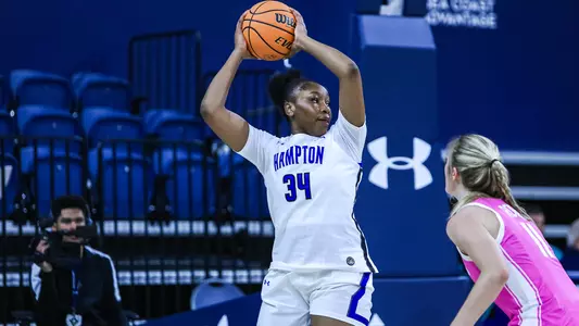 WBB-UNCW-Shelton